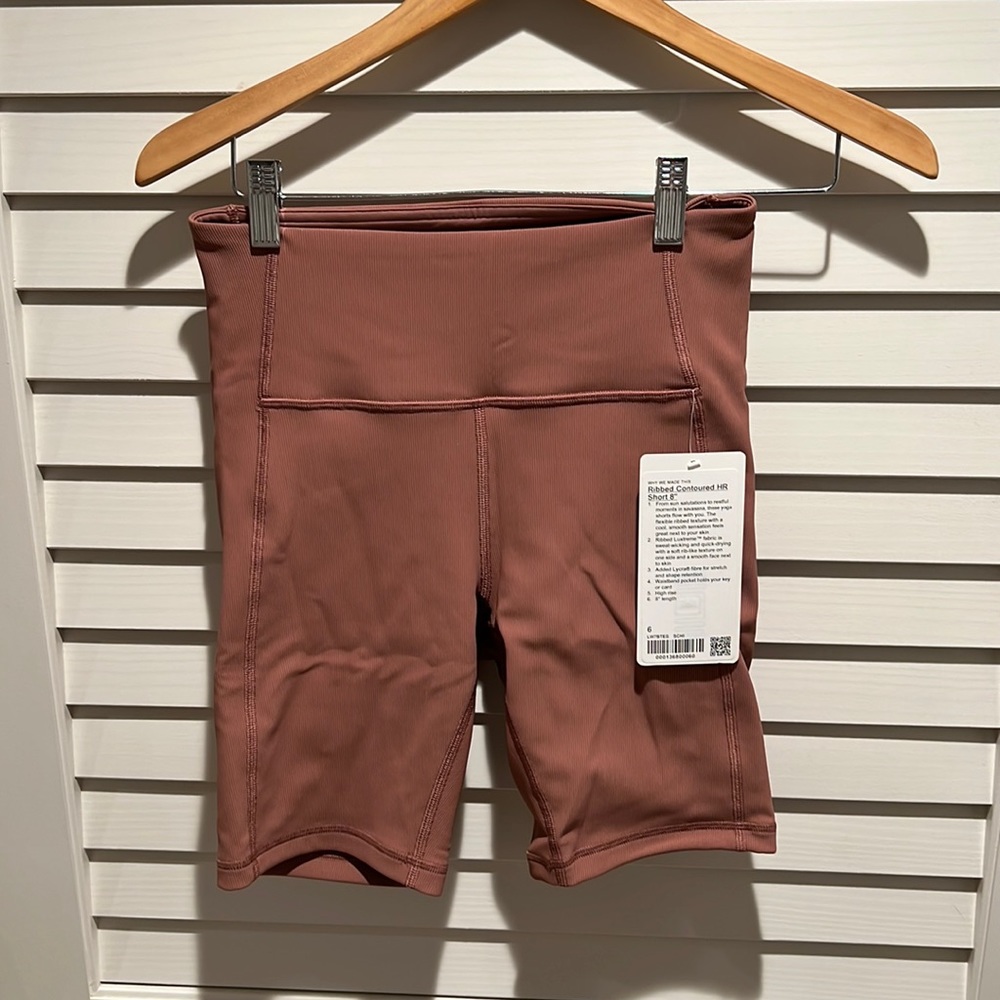 Women’s Lululemon ribbed bike shorts